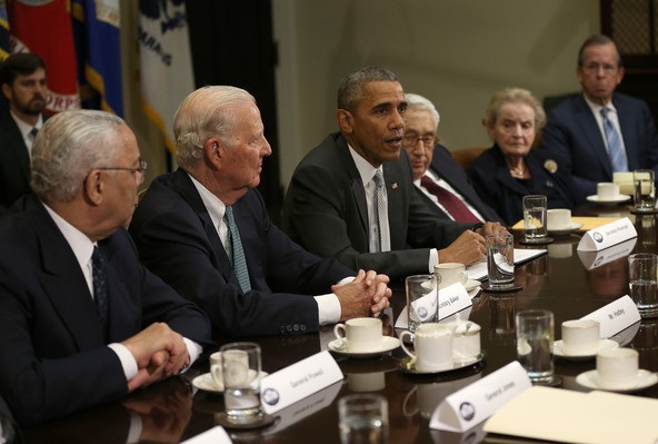 Obama et les va-t-en-guerre Kissinger, Powell, Albright et Baker. D. R.